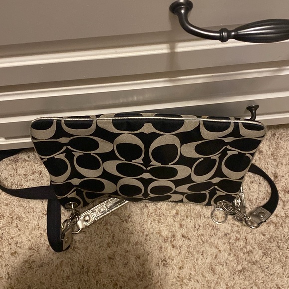 COACH. Women’s Purse with Shoulder Strap & Crossbody Strap - Picture 4 of 10